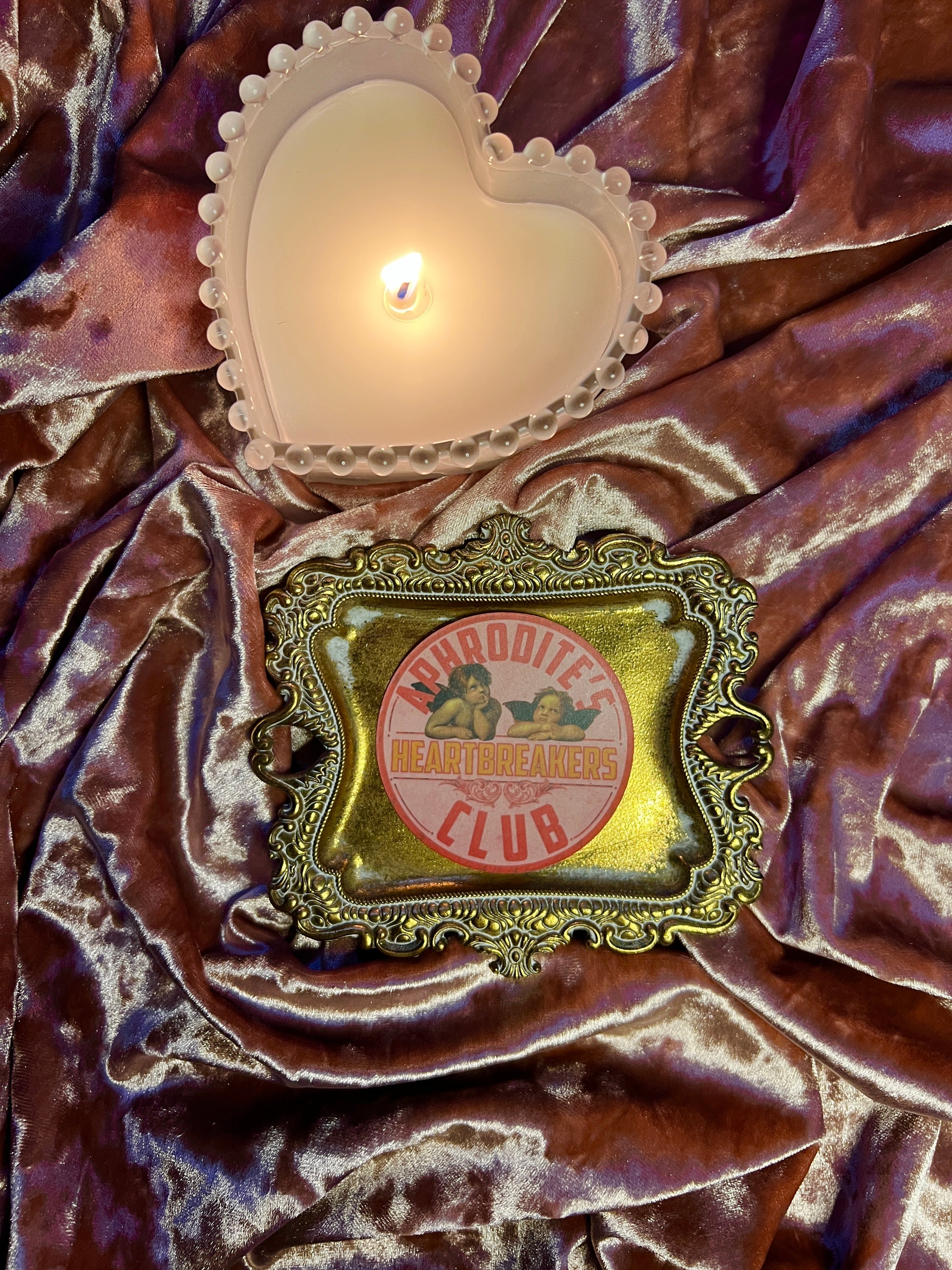 Aphrodite’s Hearybreakers Club Sticker