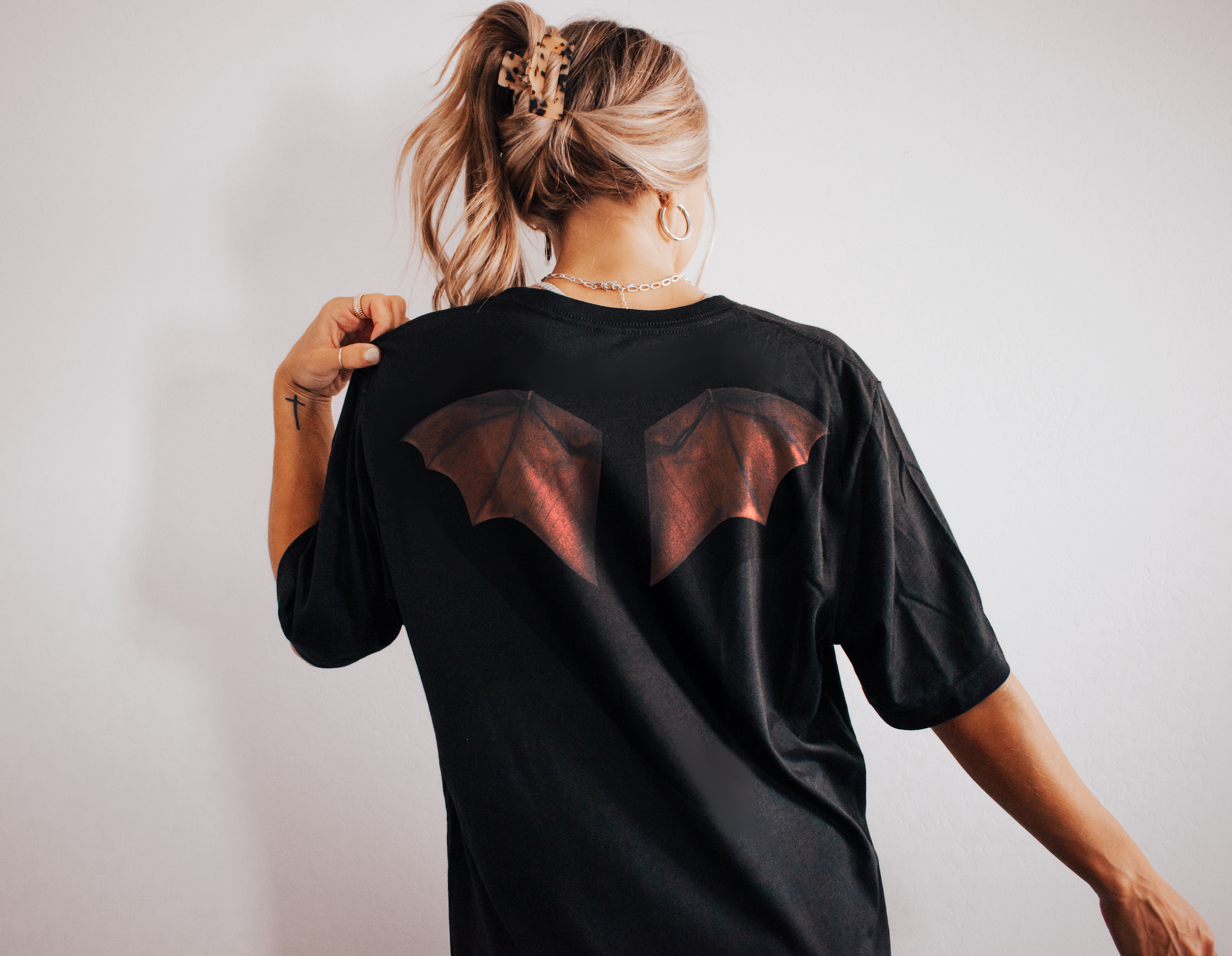 Romantasy Band Tee